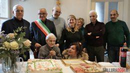 Maria Beccu compie 100 anni, grande festa a Tempio Pausania