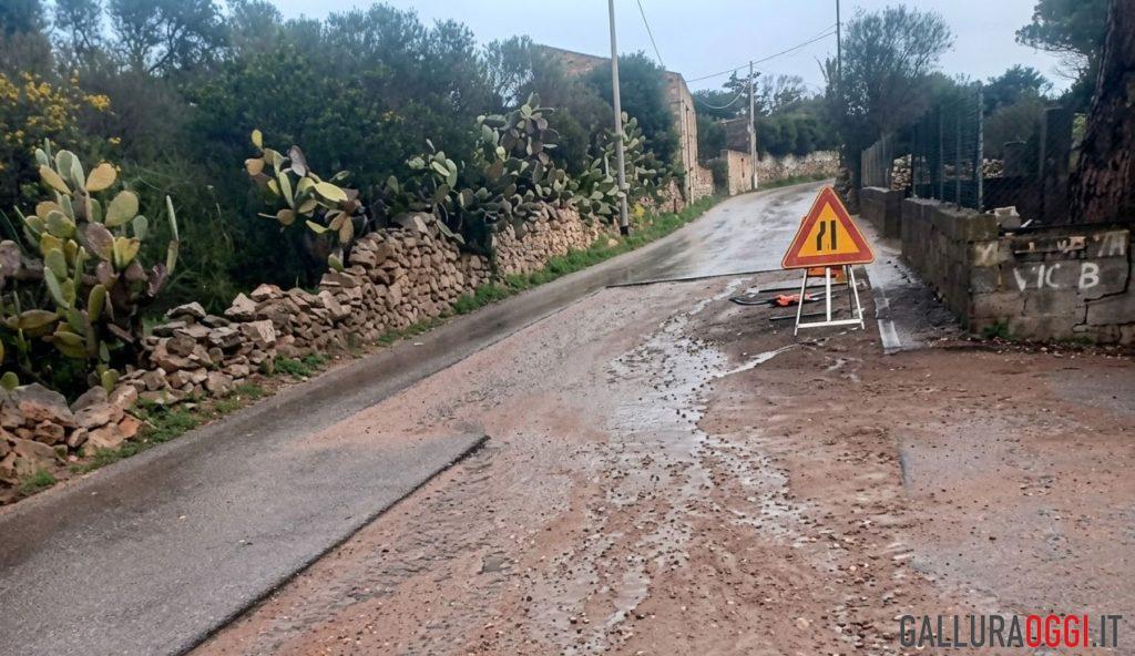 Strade dissestate a La Maddalena