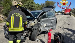 Brutto incidente a Olbia, scontro tra auto e camion due feriti