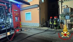 Incendio in un garage a Olbia, distrutte due moto