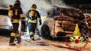 Incendio nel parcheggio di un hotel a Olbia, distrutte tre auto