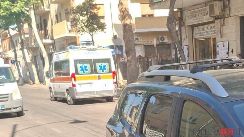 Attraversa la strada e viene investito nel centro di Olbia