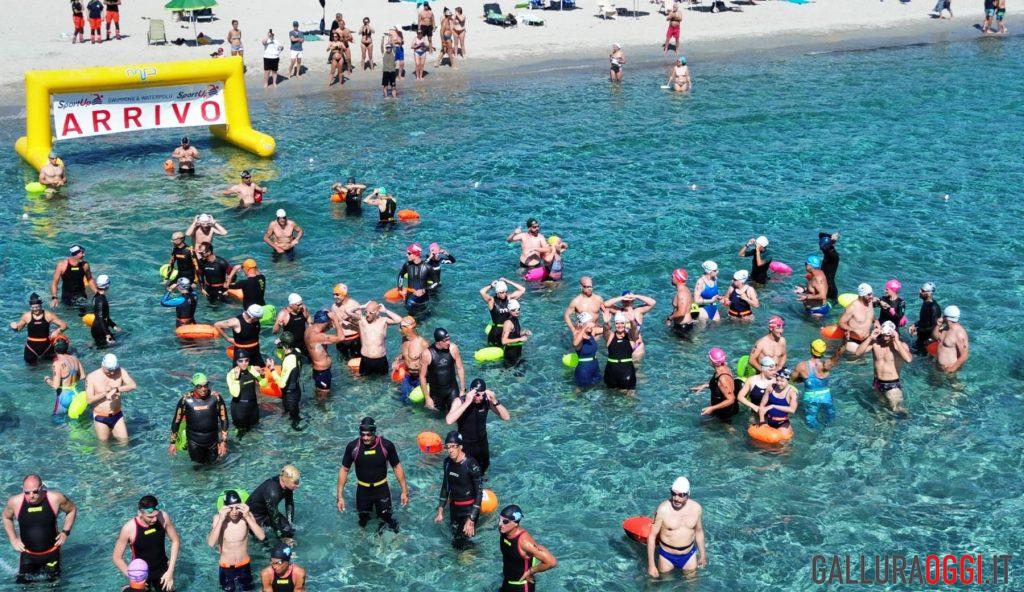 Gara di nuoto a Pittulongu, circuito da 3 chilometri e mezzo in mare aperto