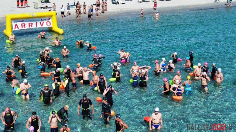 Gara di nuoto a Pittulongu, circuito da 3 chilometri e mezzo in mare aperto