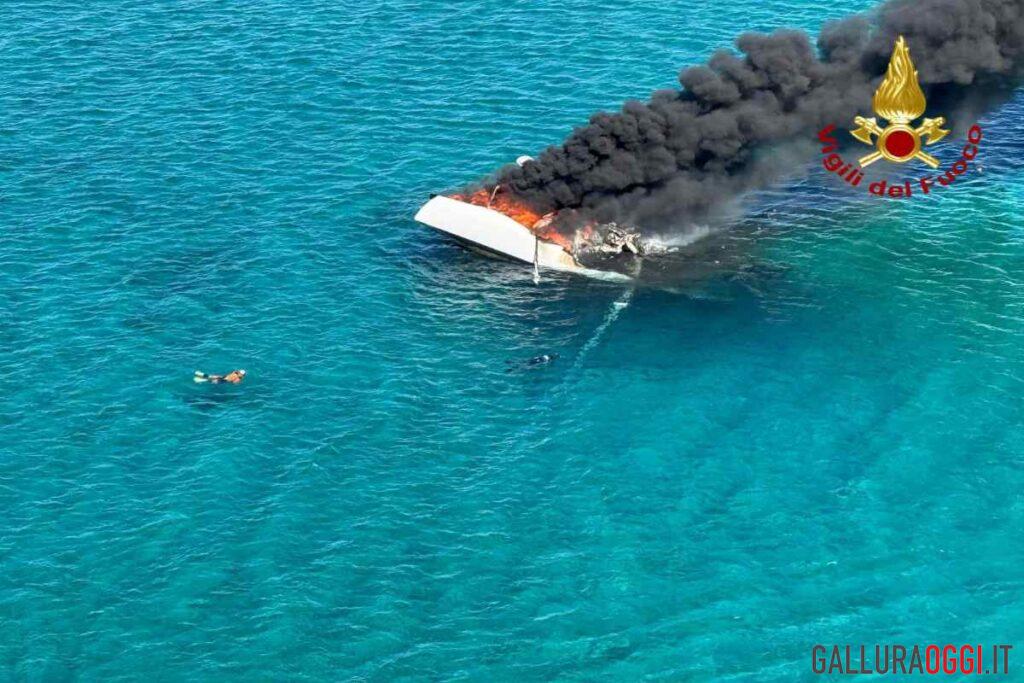 Catamarano in fiamme a Porto Pollo: le indagini sul rogo