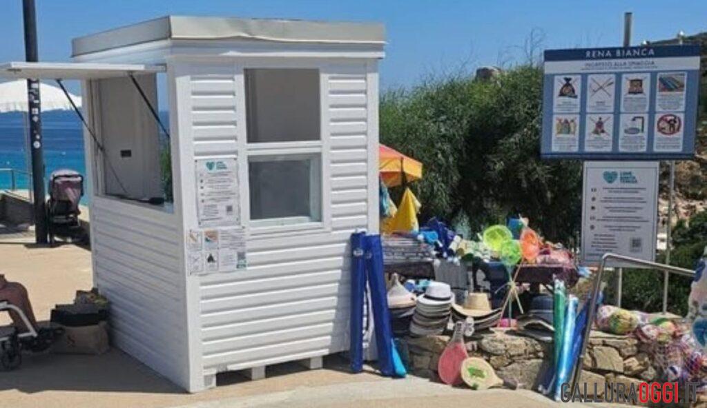 Chiosco nella spiaggia di Rena Bianca, scoppia la protesta