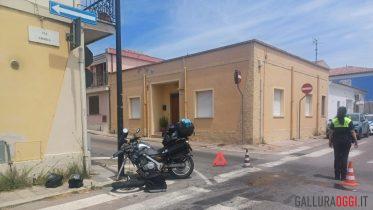 Incidente all'incrocio di Olbia, violento scontro tra moto e auto