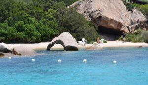 Arzachena, litorale Capriccioli - La Celvia e roccia dell'Elefante