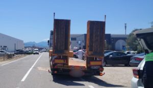 Incidente a Olbia in via Angola, tamponata auto in sosta feriti