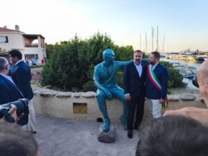 La piazza di Porto Cervo intitolata al principe Karim Aga Khan