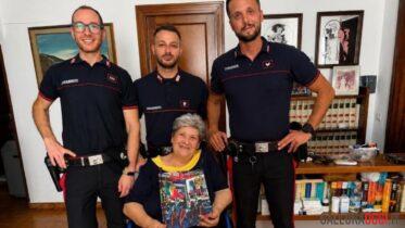 carabinieri la maddalena aiutano anziana