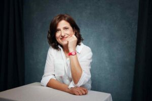 Elvira Serra