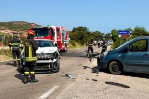 incidente loiri porto san paolo statale 125 moto auto