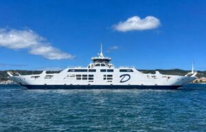 motonave delcomar traghetto la maddalena palau franco dg