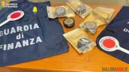 Controlli all'aeroporto di Olbia, sequestrati caviale e sabbia rubata