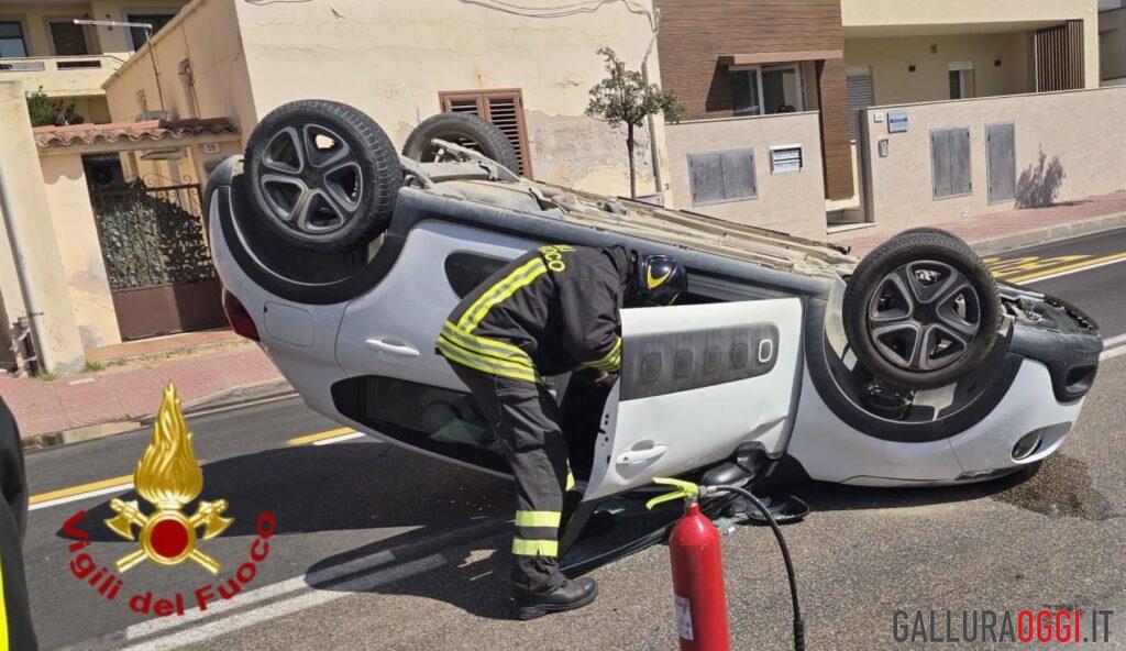 Incidente a Olbia, auto ribaltata in via dei Lidi