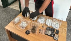 Scende dal monopattino e viene arrestato con la droga a San Teodoro