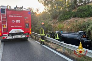 incidente olbia fuori strada guardrail 125 vigili del fuoco
