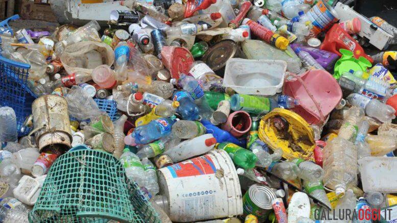 rifiuti in plastica