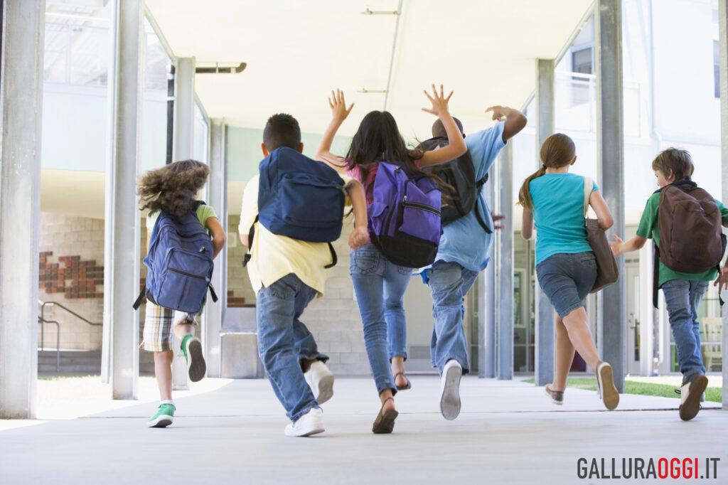 studenti scuola ingresso berchidda anno scolastico