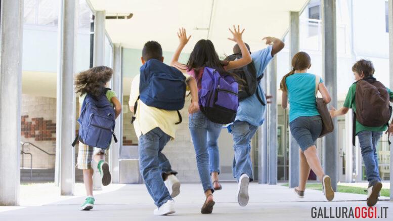 studenti scuola ingresso berchidda anno scolastico