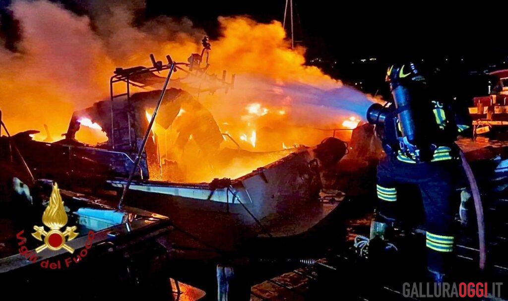 incendio barche porto rotondo
