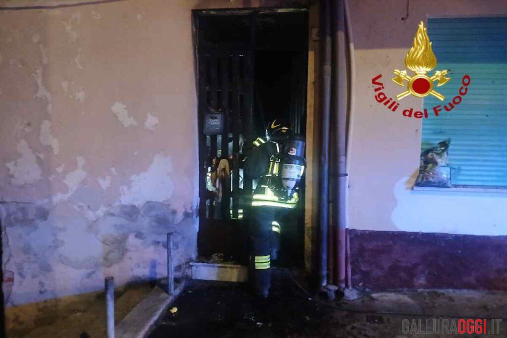 incendio casa tempio