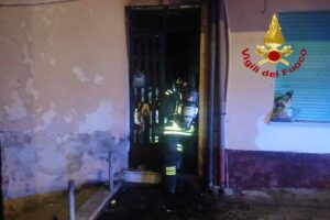 incendio casa tempio