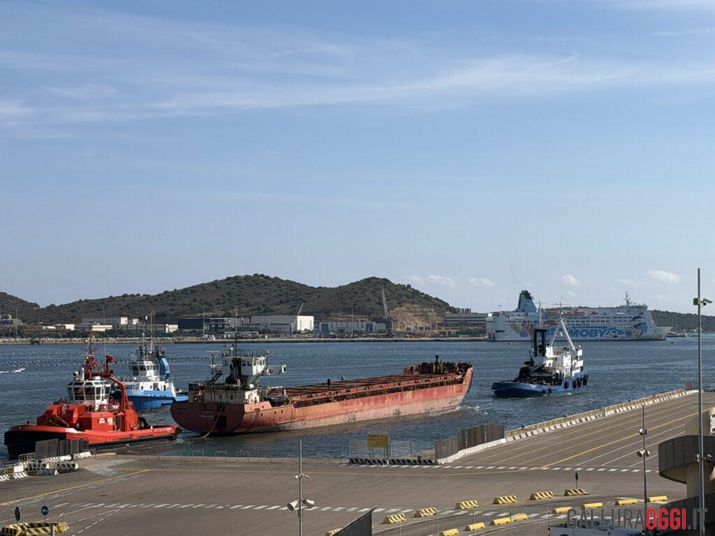 Dopo quasi sette anni la Lira saluta il porto di Olbia