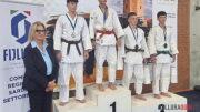 Il podio della categoria 55 chili al Sardinia Trophy Under 15 disputato a Cagliari, dove Francesco Lovigu del Kan Judo Olbia ha conquistato il bronzo.