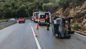 Violento incidente all'uscita di Olbia, si ribalta una jeep
