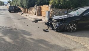 Violento incidente tra auto a Olbia, un ferito