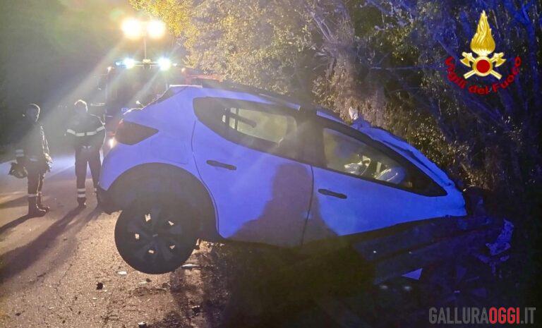 incidente auto baja sardinia guard rail ferito cannigione