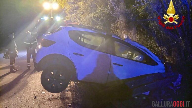 incidente auto baja sardinia guard rail ferito cannigione