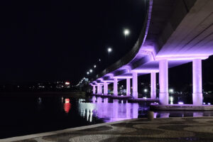 sopraelevata olbia illuminata di notte